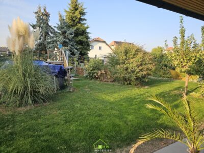 Wohntraum der keine Wünsche offen lässt: neuwertiges Haus mit Garten und Doppelgarage - Bild (13205)