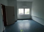 Bild - freie Büroflächen in Betriebshalle