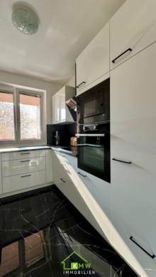 gepflegte, helle 3 Zimmer Wohnung mit Loggia - Bild (2980)