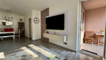 gepflegte, helle 3 Zimmer Wohnung mit Loggia - Bild (2978)