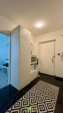 gepflegte, helle 3 Zimmer Wohnung mit Loggia - Bild (2987)