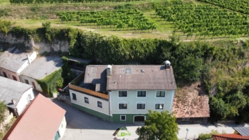 großzügiges Wohnhaus in ruhiger Lage - Titelbild (3214)