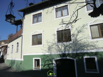 großzügiges Wohnhaus in ruhiger Lage - Bild (3216)