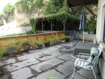 großzügiges Wohnhaus in ruhiger Lage - Bild (3219)