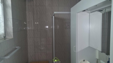 großzügiges Wohnhaus in ruhiger Lage - Bild (3229)