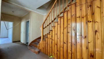 Wohnen im Zentrum: sanierungsbedürftiges Einfamilienhaus mit Entwicklungspotential (inkl. Studie) - Bild (3409)