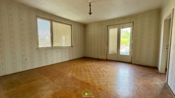 Wohnen im Zentrum: sanierungsbedürftiges Einfamilienhaus mit Entwicklungspotential (inkl. Studie) - Bild (3404)