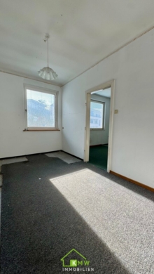 Wohnen im Zentrum: sanierungsbedürftiges Einfamilienhaus mit Entwicklungspotential (inkl. Studie) - Bild (3408)