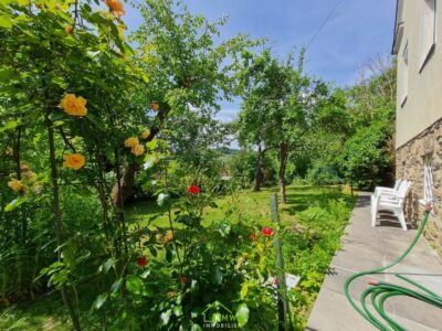 zentrumsnahes Miethaus: Garten-Ruhe-Oase mit Freiblick auf die Weinberge - Bild (11597)