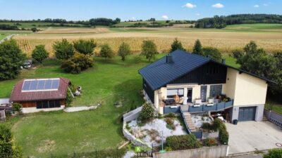 Wohnen im Grünen: Einfamilienhaus mit großem Grundstück und vielen Möglichkeiten - Titelbild (12071)