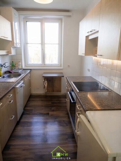 Helle 3 Zimmerwohnung mit Balkon in angenehmer Wohnlage - Titelbild (12825)