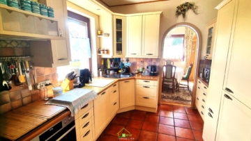 gepflegtes Wohnhaus in Ruhelage mit großem Garten, Schwimmteich und Doppelgarage - Bild (7127)