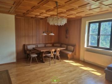 großzügiges Wohnhaus in ruhiger Lage - Bild (3296)