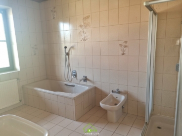 großzügiges Wohnhaus in ruhiger Lage - Bild (3294)