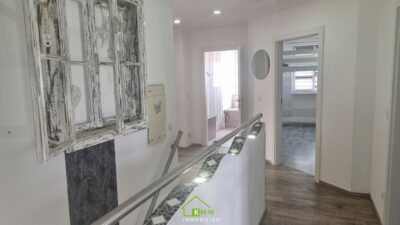 Großzügiges Wohnhaus mit schönem Garten in ruhiger Grünlage - Bild (11121)