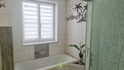 Großzügiges Wohnhaus mit schönem Garten in ruhiger Grünlage - Bild (11120)