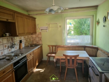 großzügiges Wohnhaus mit zwei Wohneinheiten in Stadtnähe - Bild (3658)