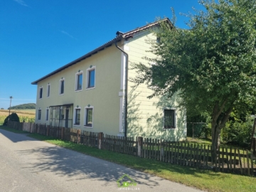 großzügiges Wohnhaus mit zwei Wohneinheiten in Stadtnähe - Bild (3647)