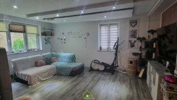 NEU AM MARKT: Wohnhaus am Waldrand - Bild (3000)