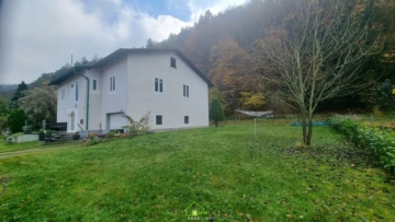 NEU AM MARKT: Wohnhaus am Waldrand - Titelbild (2992)