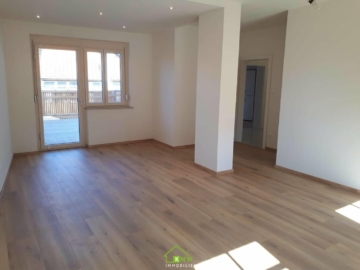 TOP-5-Zimmer-Wohnung in zentraler Ruhelage - Bild (3048)