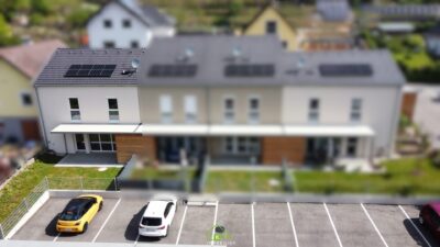Provisionsfrei – Erstbezug – Familienhit – gefördertes Reihenhaus in ruhiger Ortslage - Titelbild (11667)