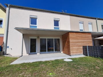 Provisionsfrei – Erstbezug – Familienhit – gefördertes Reihenhaus in ruhiger Ortslage - Titelbild (7236)