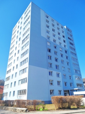 NEU AM MARKT – ERSTBEZUG NACH SANIERUNG: 2-Zimmer-Wohnung mit Loggia in Zentrumsnähe – traumhafter Ausblick - Bild (5440)