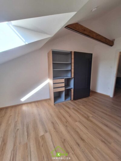 3-Zimmer-Dachgeschoßwohnung in zentraler Ruhelage - Bild (12918)