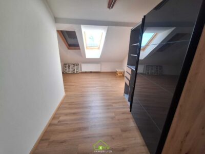 3-Zimmer-Dachgeschoßwohnung in zentraler Ruhelage - Bild (12915)