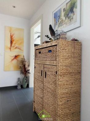 13 ZUGMINUTEN NACH WIEN: Neuwertige 4-Zi-Wohnung mit großzügigem Balkon und Blick ins Grüne - Bild (7006)